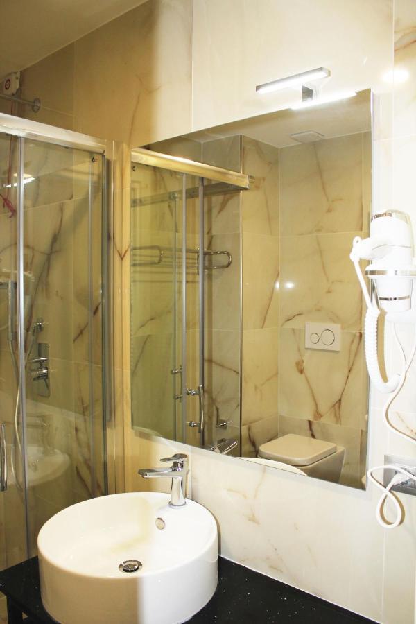 Csi Group - Hotel Metropoli Милано Екстериор снимка