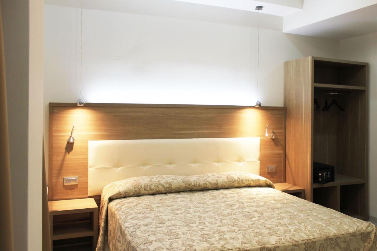 Csi Group - Hotel Metropoli Милано Екстериор снимка