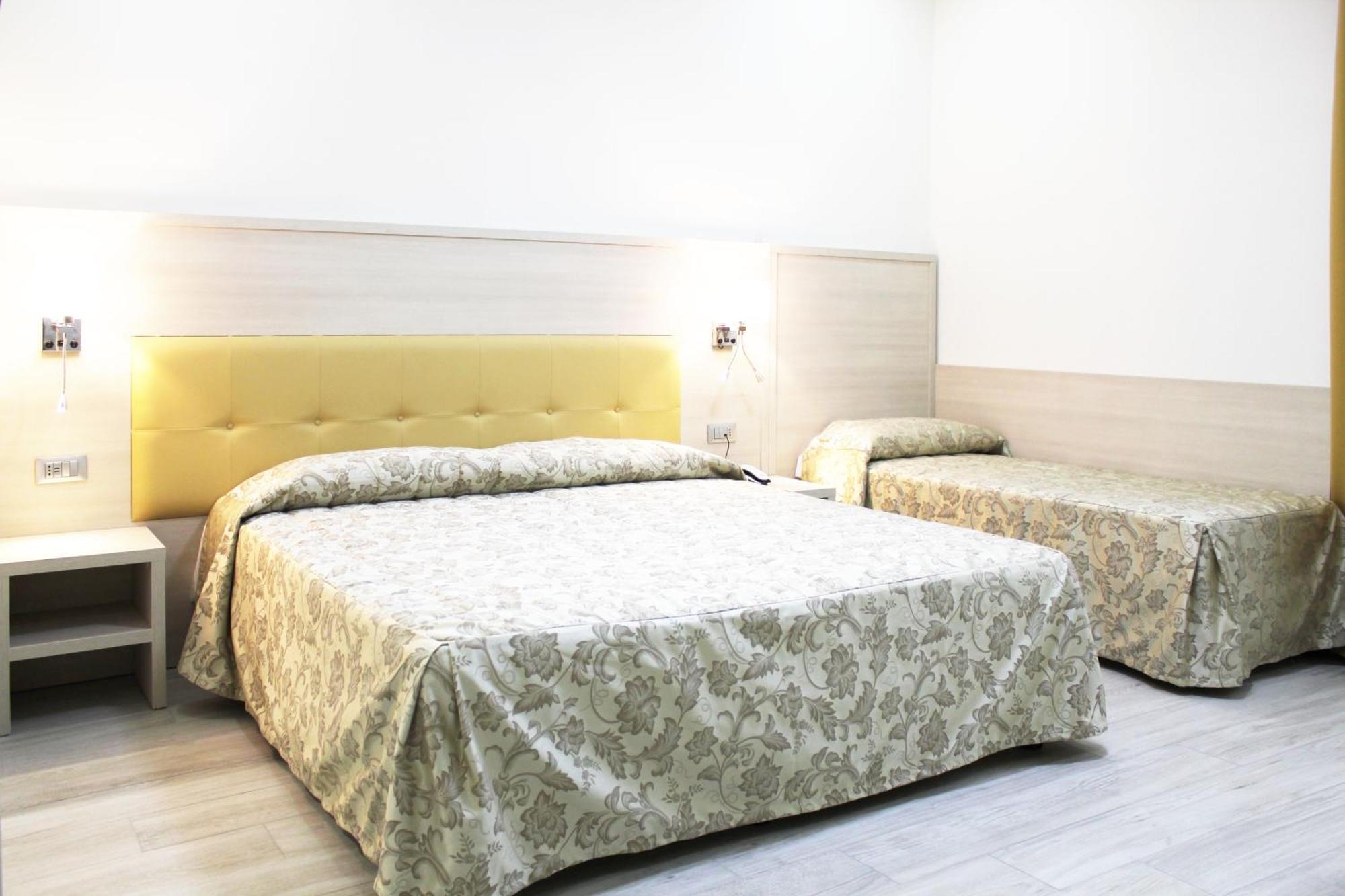 Csi Group - Hotel Metropoli Милано Екстериор снимка